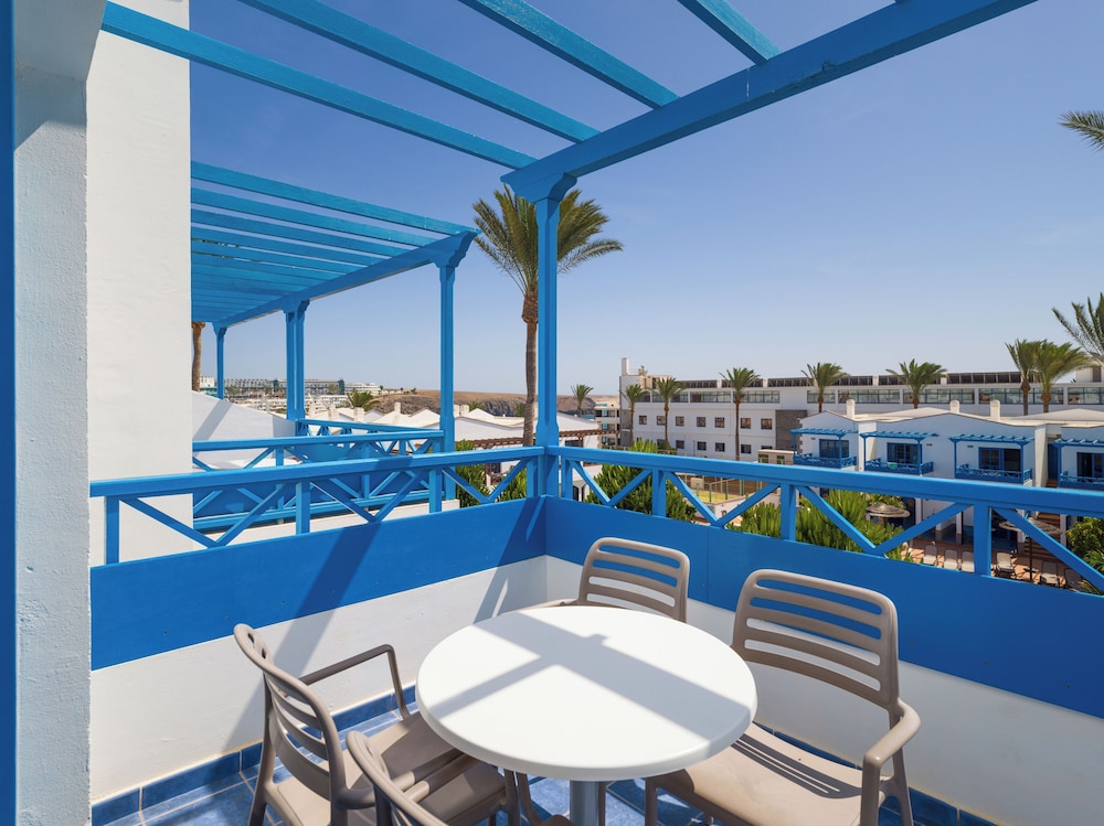 Habitación familiar del hotel Mirador Papagayo by LIVVO. Foto 14