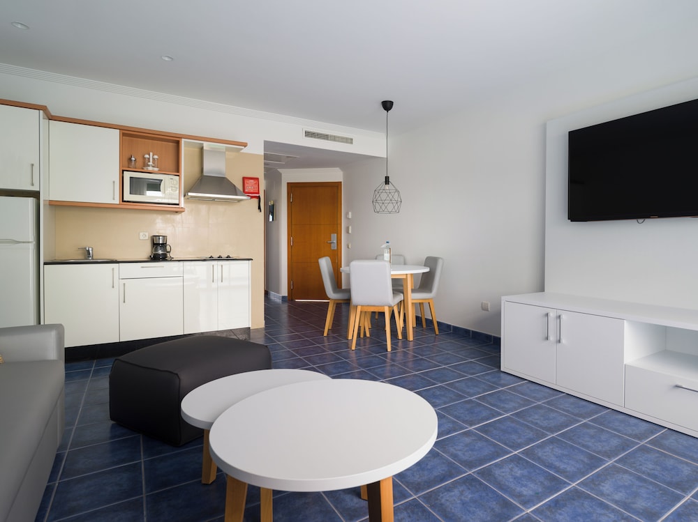 Habitación familiar del hotel Mirador Papagayo by LIVVO. Foto 12