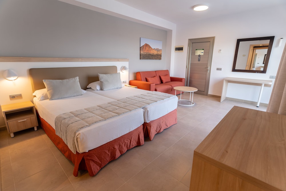 Habitación doble superior del hotel Lanzarote Village. Foto 6