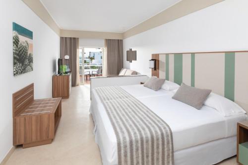 Large Double Room del hotel Riu Paraíso Lanzarote - All Inclusive