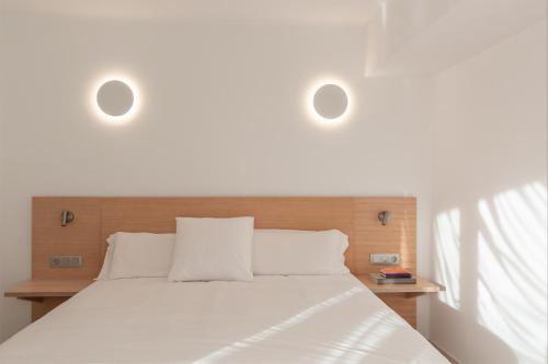 Suite Deluxe con cama extragrande del hotel Barcarola Club. Foto 10