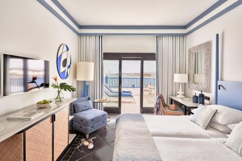 Habitación Doble Deluxe nueva del hotel Seaside Los Jameos Playa. Foto 1