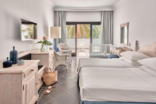 Habitación Familiar del hotel Seaside Los Jameos Playa. Foto 1