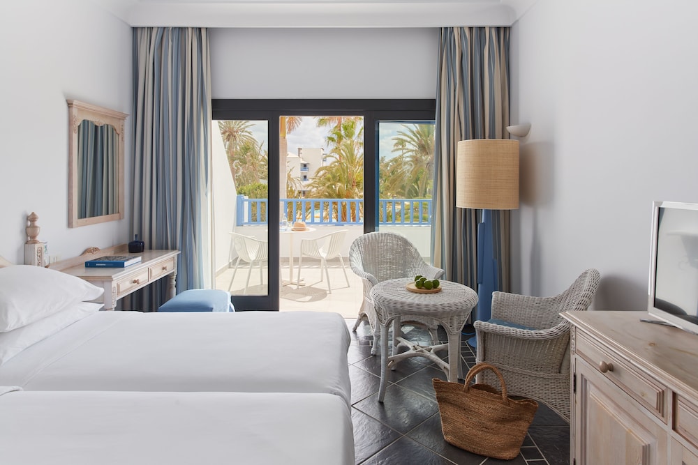 Habitación doble Balcón o Terraza Superior Vista Patio del hotel Seaside Los Jameos Playa