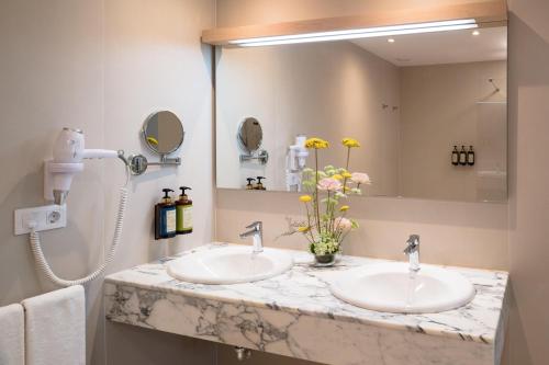 Suite Vista Mar Balcón o Terraza Planta Alta del hotel Plus Fariones Suite. Foto 4