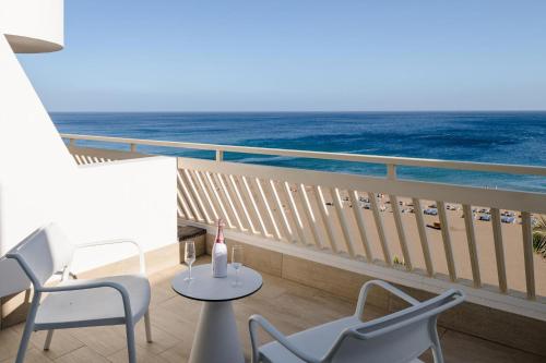 Suite Vista Mar Vista Piscina Balcón o Terraza del hotel Plus Fariones Suite