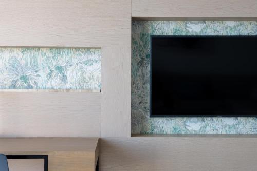 Suite Vista Mar Vista Piscina Balcón o Terraza del hotel Plus Fariones Suite. Foto 7