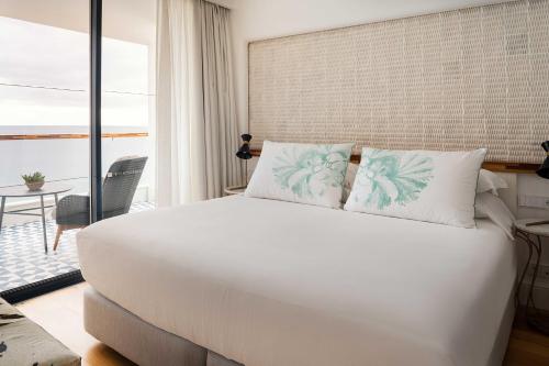Suite con vistas al mar del hotel Fariones. Foto 3