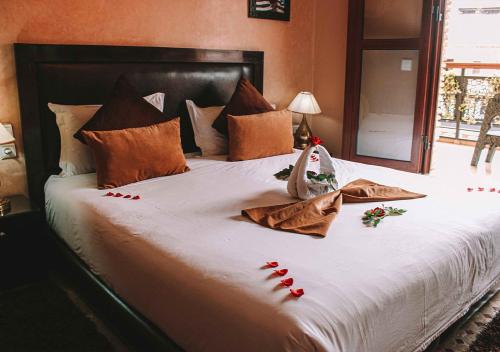 Habitación Doble Deluxe con Balcón del hotel Mabrouk. Foto 1