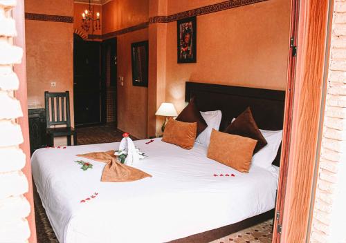Habitación Doble Deluxe con Balcón del hotel Mabrouk. Foto 4