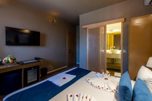 Habitación Doble Deluxe con vistas a la ciudad - 1 o 2 camas del hotel Mabrouk. Foto 11