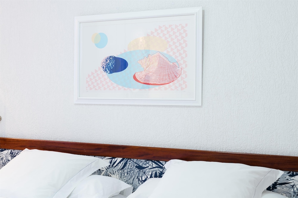 Apartamento de 1 dormitorio A/C, Balcón del hotel Plus Fariones. Foto 2