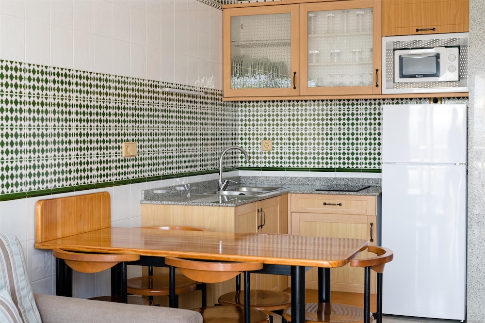 Apartamento de 1 dormitorio A/C, Balcón del hotel Plus Fariones. Foto 4