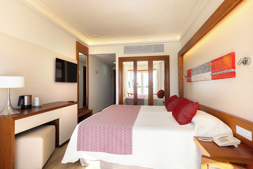 Habitación económica doble del hotel Hipotels La Geria. Foto 1