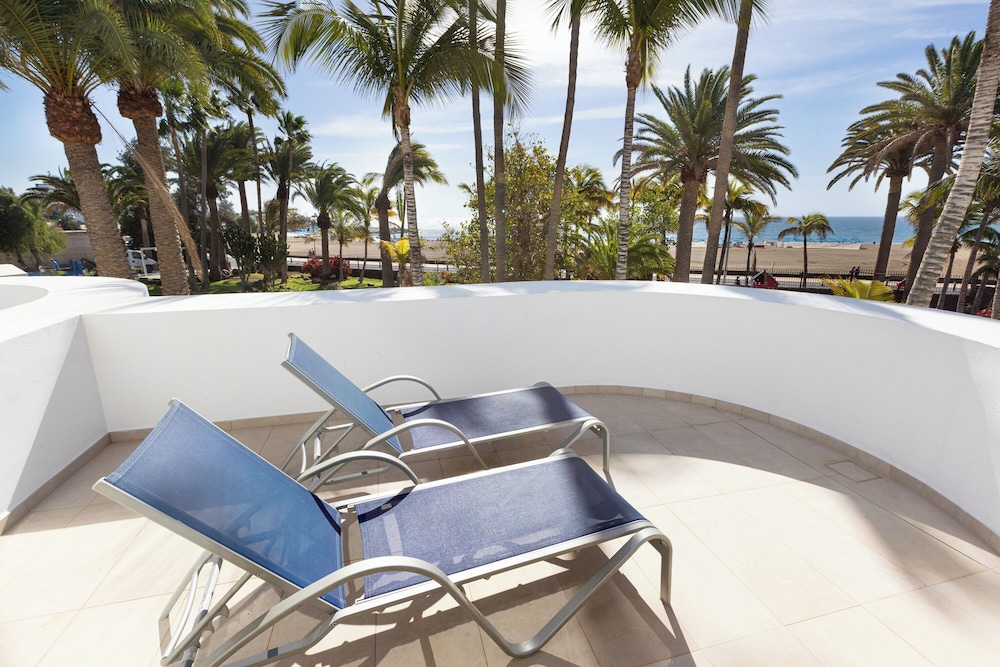 Suite junior, terraza del hotel Hipotels La Geria. Foto 10