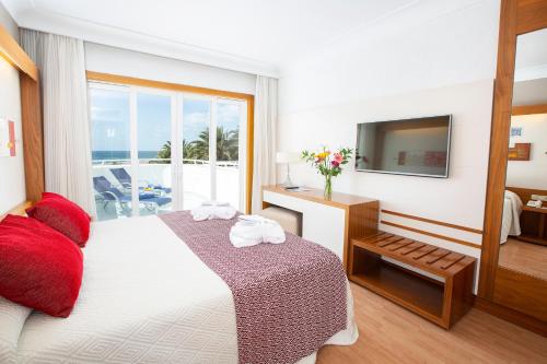 Suite Junior con vistas a la piscina del hotel Hipotels La Geria. Foto 1