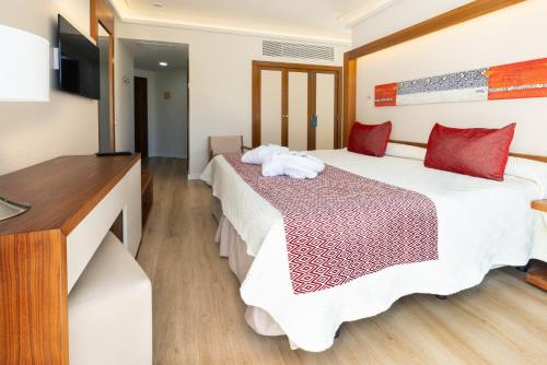 Suite Junior con vistas a la piscina del hotel Hipotels La Geria. Foto 9