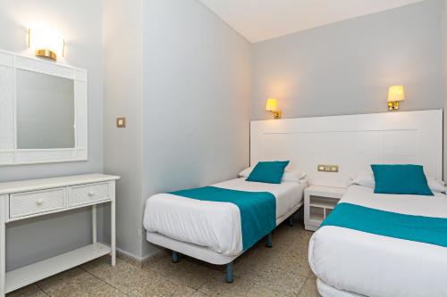 Estudio con vistas al jardín del hotel Panorama. Foto 11