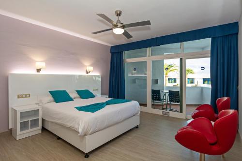 Estudio Deluxe con vistas a la piscina del hotel Panorama. Foto 3