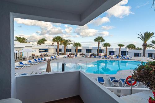 Estudio Deluxe con vistas a la piscina del hotel Panorama. Foto 6