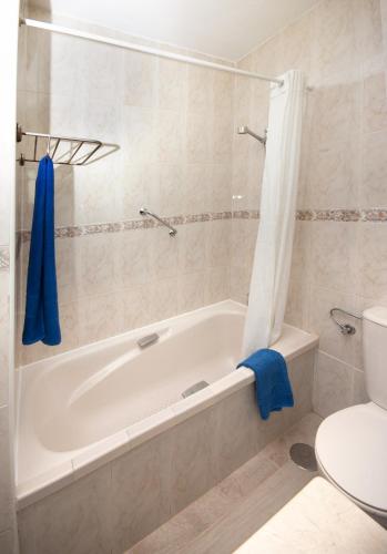 Estudio Deluxe con vistas a la piscina del hotel Panorama. Foto 11