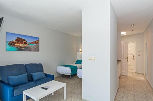 Estudio con vistas al jardín del hotel Panorama. Foto 9