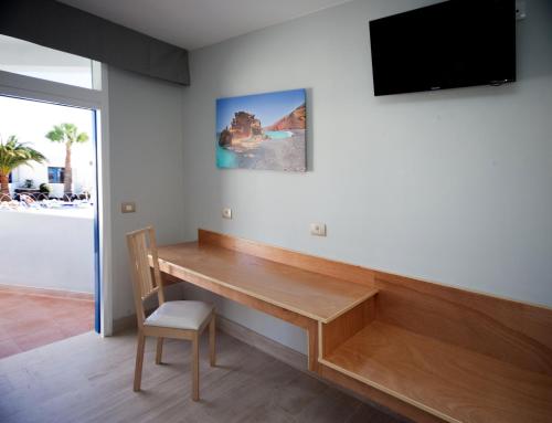 Estudio Deluxe con vistas a la piscina del hotel Panorama. Foto 7