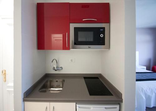 Estudio Deluxe con vistas a la piscina del hotel Panorama. Foto 8