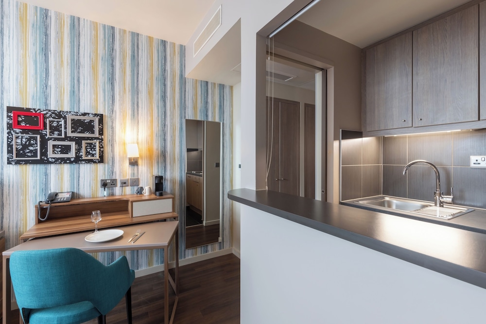 Estudio con cama doble del hotel Adagio Liverpool City Centre. Foto 4