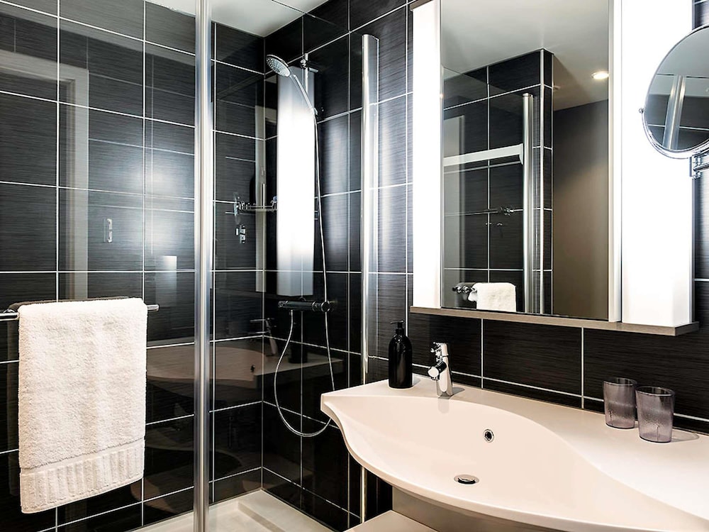 Estudio con cama doble del hotel Adagio Liverpool City Centre. Foto 17