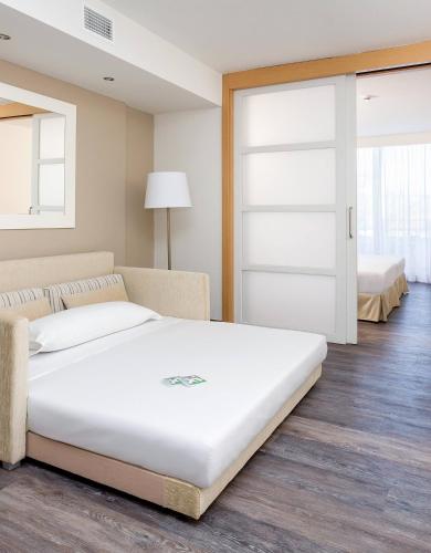 Habitación Familiar del hotel Sol Lanzarote. Foto 3