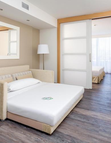 Habitación Familiar del hotel Sol Lanzarote. Foto 1