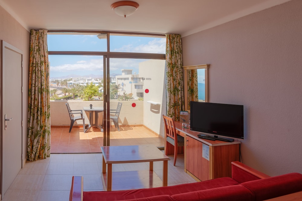 Habitación con 1 cama doble o 2 individuales, 2 camas individuales, vistas al mar del hotel Beatriz Playa and Spa. Foto 2