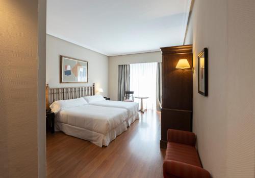 Habitación Doble del hotel Barceló León Conde Luna. Foto 4