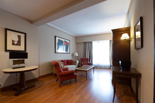 Suite del hotel Barceló León Conde Luna. Foto 7