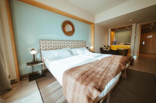 Habitación Doble Superior del hotel Barceló León Conde Luna. Foto 7