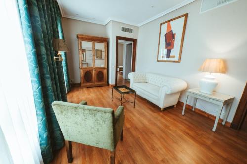 Suite del hotel Barceló León Conde Luna. Foto 1