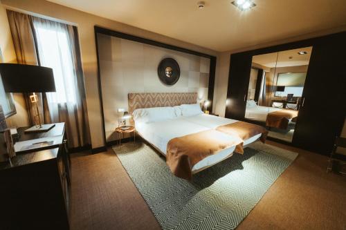 Suite del hotel Barceló León Conde Luna