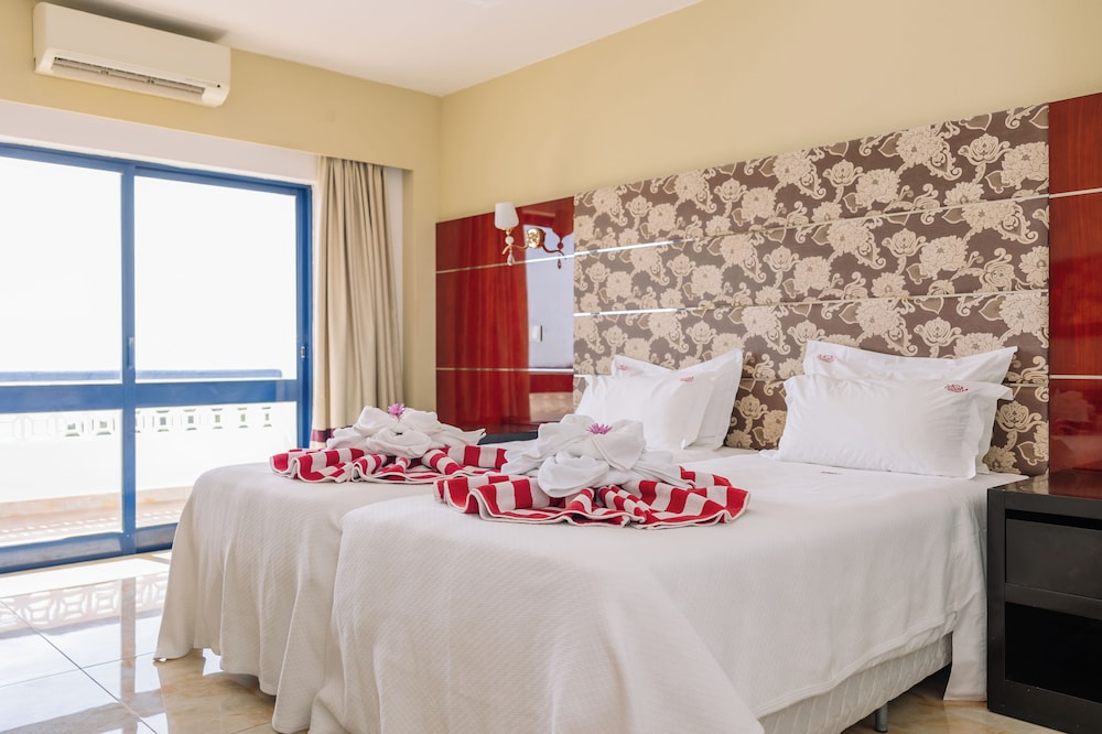 Apartamento Deluxe, 1 habitación (Sea or Pool View) del hotel Grand Muthu Oura View Beach Club