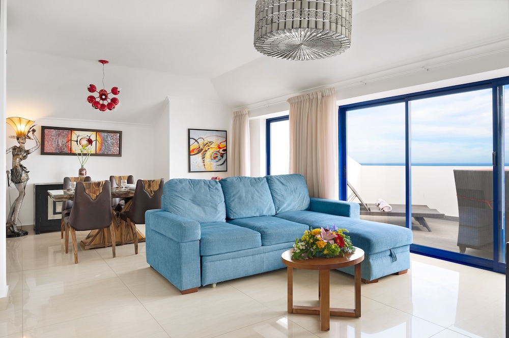 Grand Suite de dos dormitorios del hotel Grand Muthu Oura View Beach Club