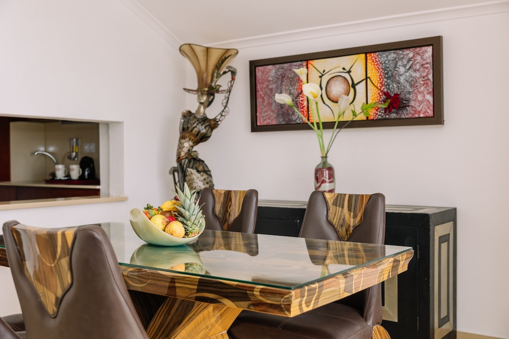 Grand Suite de dos dormitorios del hotel Grand Muthu Oura View Beach Club. Foto 6