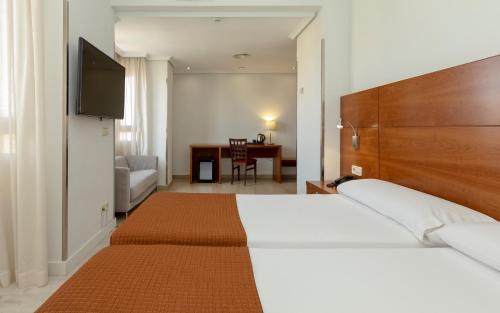 Habitación Doble Superior con vistas a la ciudad - 1 o 2 camas del hotel Porcel Torre Garden