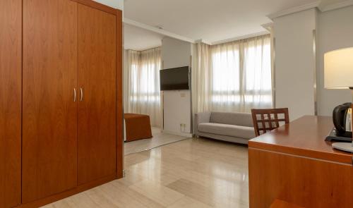 Habitación Doble Superior con vistas a la ciudad - 1 o 2 camas del hotel Porcel Torre Garden. Foto 3