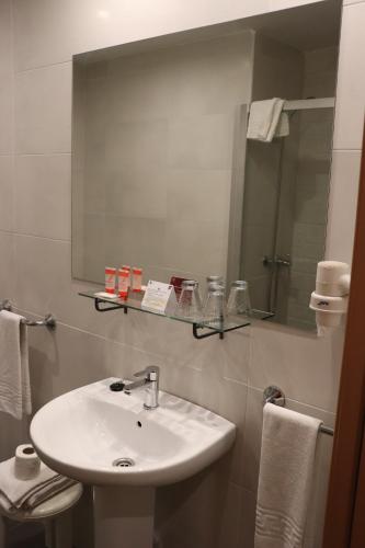 Habitación Doble - 1 o 2 camas del hotel Acosta Ciudad De La Musica. Foto 2