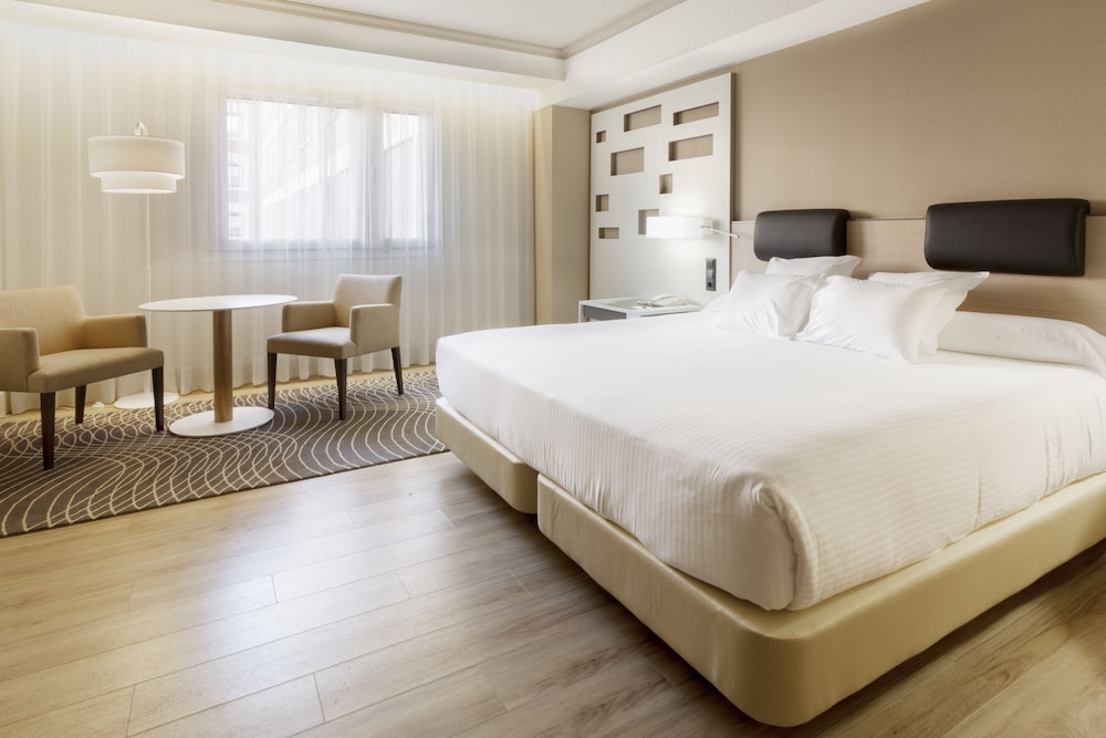 Habitación Premium, 1 cama de matrimonio grande del hotel Madrid Marriott Auditorium and Conference Center