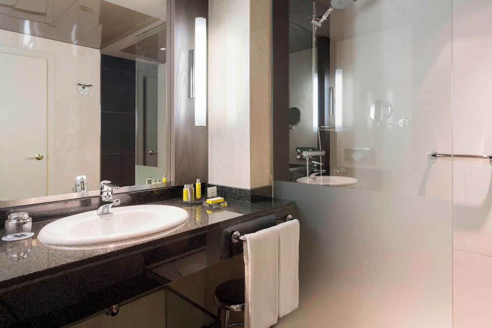 Habitación, 2 camas individuales del hotel Madrid Marriott Auditorium and Conference Center. Foto 6