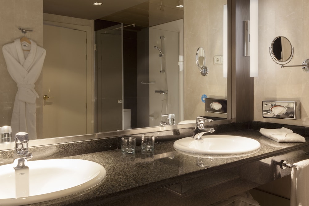 Suite ejecutiva, 1 habitación del hotel Madrid Marriott Auditorium and Conference Center. Foto 12