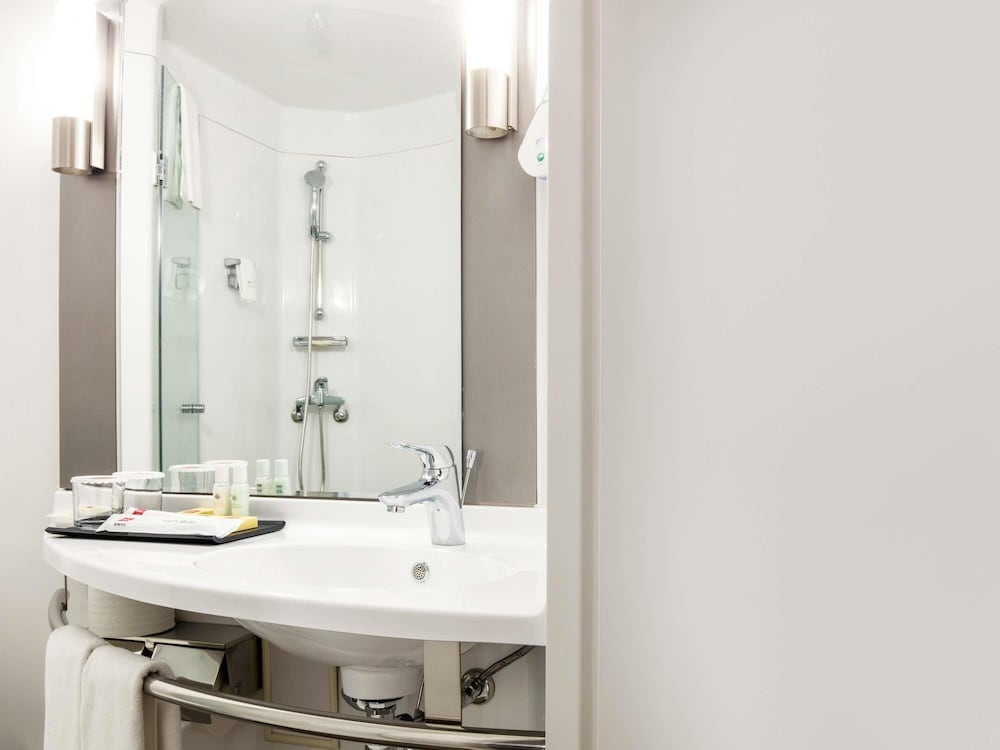 Habitación estándar, 3 camas individuales del hotel Ibis Ambassador Seoul Myeongdong. Foto 3