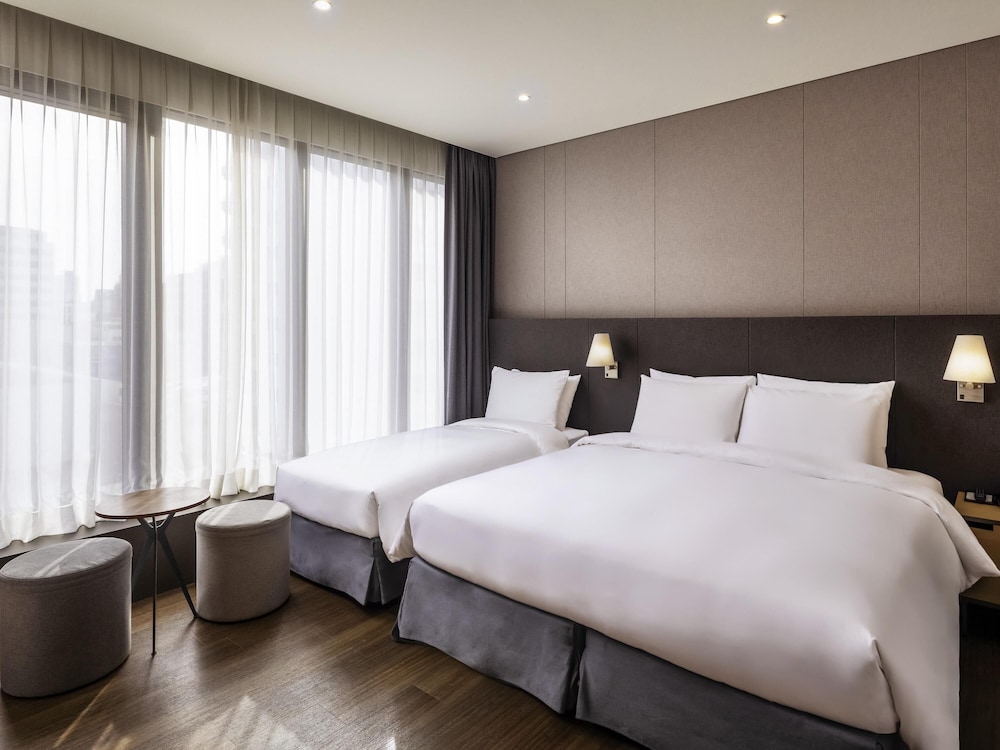 Suite junior, 1 cama doble del hotel Ibis Ambassador Seoul Myeongdong. Foto 1