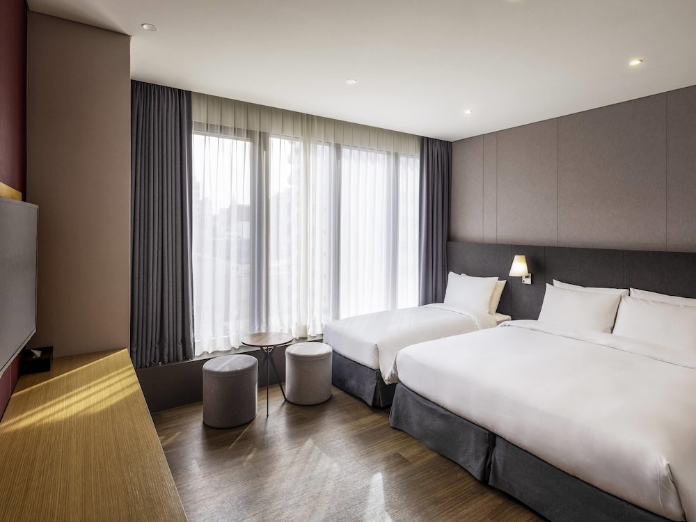 Suite junior, 1 cama doble del hotel Ibis Ambassador Seoul Myeongdong. Foto 4